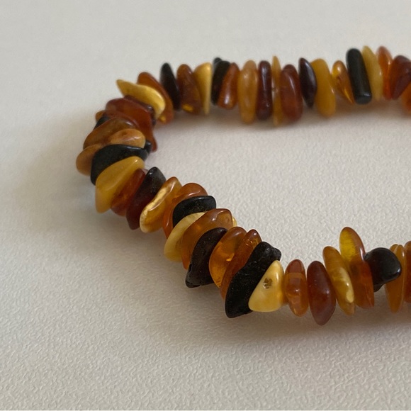 Cute beaded Amber bracelet - Picture 2 of 3